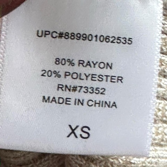 Y2k Cream Off The Shoulder Top Size Xs By It’s Our Time - Picture 7 of 7